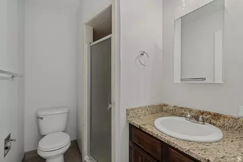 Bath - 964 W 445 S, Orem, UT 84058 photo 2 of 3