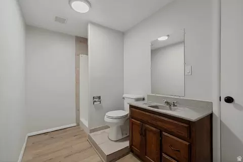 Bath - 964 W 445 S, Orem, UT 84058 photo 3 of 3