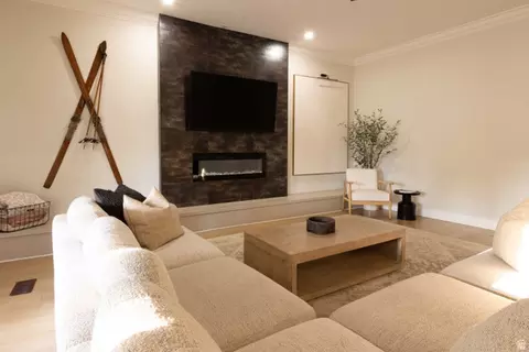 Living - 9642 S 2760 E, Sandy, UT 84092 photo 4 of 6