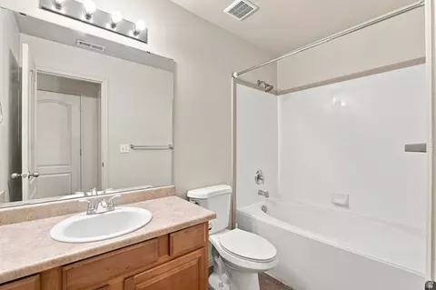 Bath - 7725 N Willow Ln E, Eagle Mountain, UT 84005 photo 4 of 4
