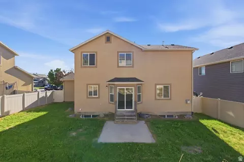 Exterior - 7725 N Willow Ln E, Eagle Mountain, UT 84005 photo 4 of 6