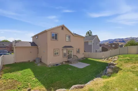 Exterior - 7725 N Willow Ln E, Eagle Mountain, UT 84005 photo 5 of 6