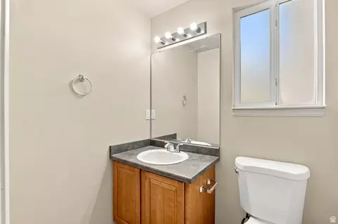 Bath - 7725 N Willow Ln E, Eagle Mountain, UT 84005 photo 1 of 4