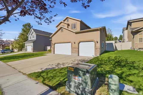 Exterior - 7725 N Willow Ln E, Eagle Mountain, UT 84005 photo 3 of 6