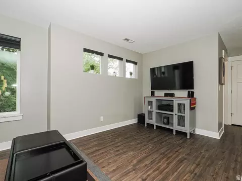 Living - 549 E Virginia St, Murray, UT 84107 photo 5 of 10