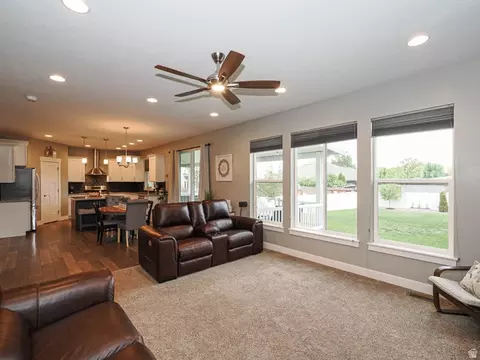 Living - 549 E Virginia St, Murray, UT 84107 photo 1 of 10