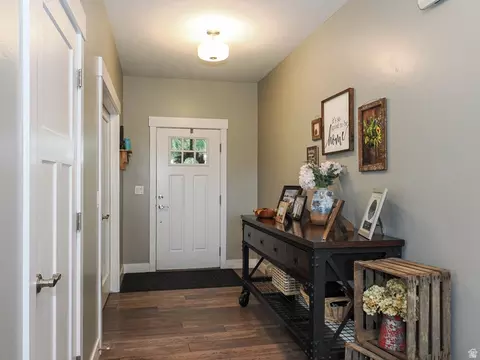 Entry Way - 549 E Virginia St, Murray, UT 84107 photo 1 of 6
