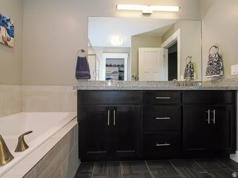 Bath - 549 E Virginia St, Murray, UT 84107 photo 3 of 5