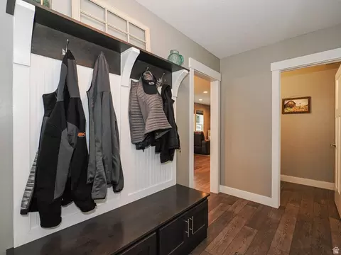 Entry Way - 549 E Virginia St, Murray, UT 84107 photo 4 of 6