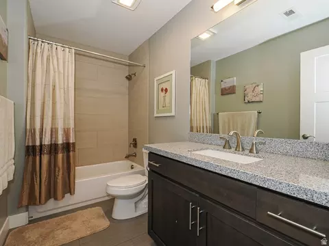 Bath - 549 E Virginia St, Murray, UT 84107 photo 4 of 5