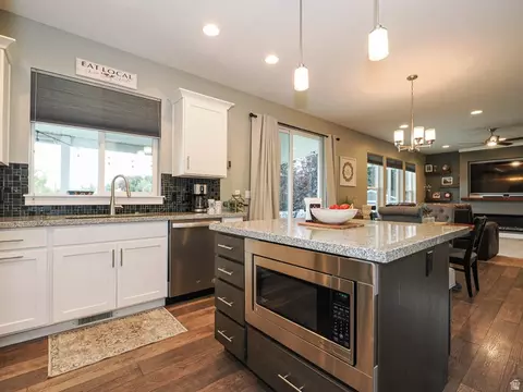 Kitchen - 549 E Virginia St, Murray, UT 84107 photo 4 of 4