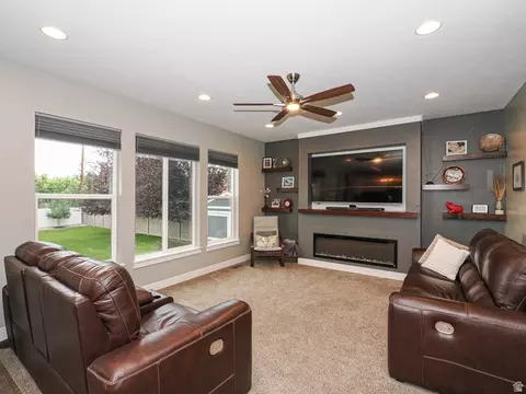 Living - 549 E Virginia St, Murray, UT 84107 photo 2 of 10
