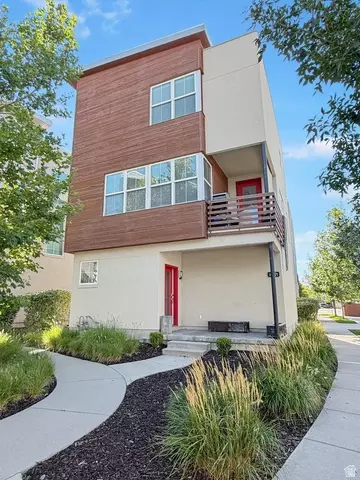 10371 S Roaring Creek Ln, South Jordan, UT 84009