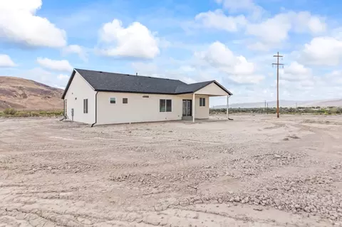 Exterior - 1 E 800 S, Sigurd, UT 84657 photo 8 of 10