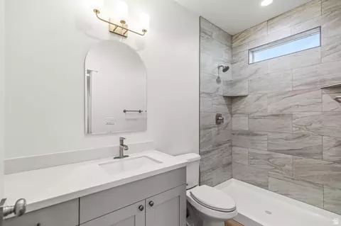 Bath - 1 E 800 S, Sigurd, UT 84657 photo 1 of 2