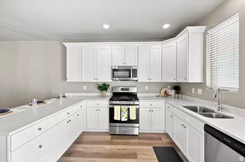 Kitchen - 1026 S 2770 E, Spanish Fork, UT 84660 photo 4 of 4