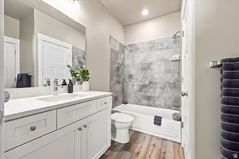 Bath - 1026 S 2770 E, Spanish Fork, UT 84660 photo 3 of 3