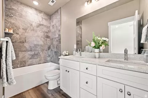 Bath - 1026 S 2770 E, Spanish Fork, UT 84660 photo 2 of 3