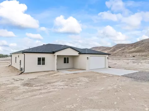 Exterior - 37 E 800 S, Sigurd, UT 84657 photo 4 of 12