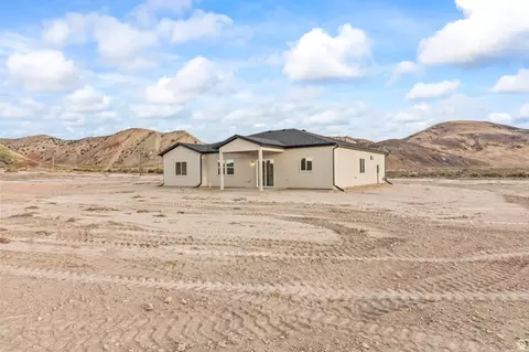 Exterior - 37 E 800 S, Sigurd, UT 84657 photo 9 of 12