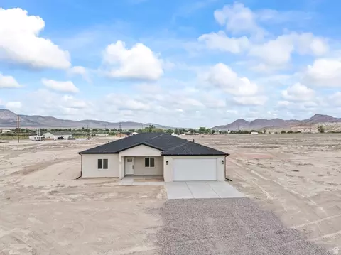 Exterior - 37 E 800 S, Sigurd, UT 84657 photo 2 of 12