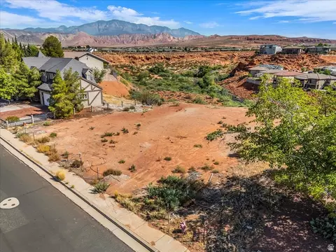 446 Quail Dr, Washington, UT 84780