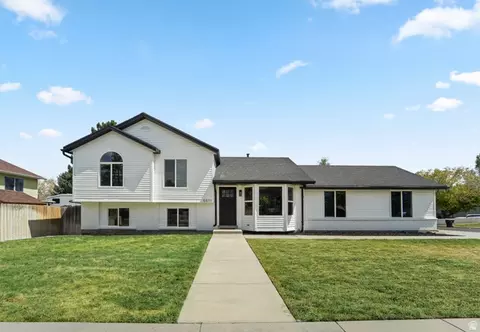 5571 S Dale Amour Dr W, Kearns, UT 84118
