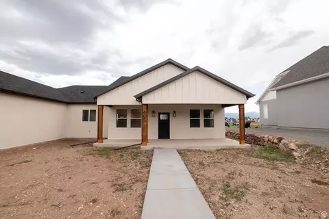 Exterior - 465 N 1000 E, Beaver, UT 84713 photo 3 of 10