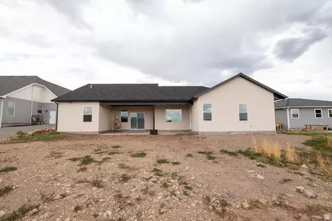 Exterior - 465 N 1000 E, Beaver, UT 84713 photo 6 of 10