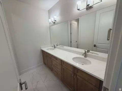 Bath - 454 N 950 E #004, American Fork, UT 84003 photo 3 of 3