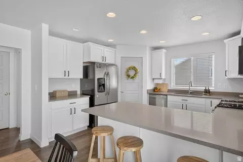 Kitchen - 6393 N Pine Tree Way, Eagle Mountain, UT 84005 photo 2 of 4