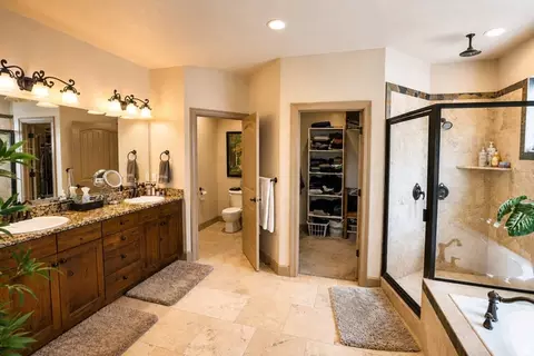 Bath - 10656 S Crescent Dr, Sandy, UT 84070 photo 1 of 3