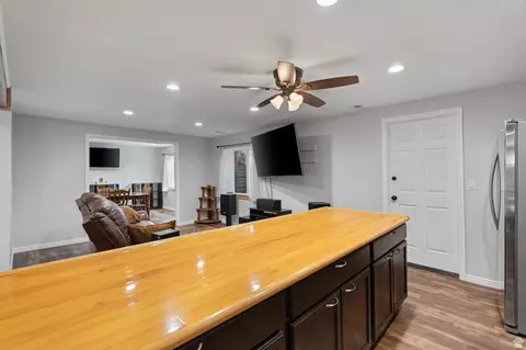 Kitchen - 6354 S Clay Park Dr, Murray, UT 84107 photo 1 of 2