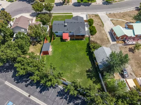 View/Area - 6354 S Clay Park Dr, Murray, UT 84107 photo 1 of 2
