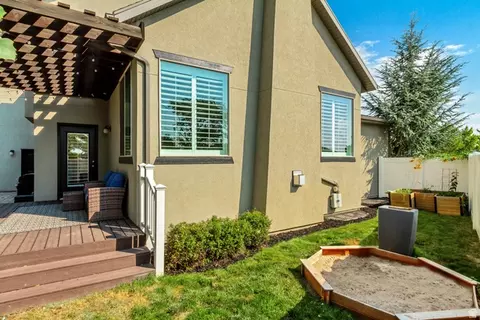 Exterior - 3165 E 3935 S, Holladay, UT 84124 photo 9 of 11