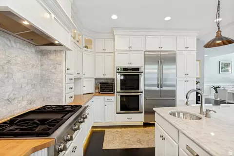Kitchen - 3165 E 3935 S, Holladay, UT 84124 photo 6 of 6