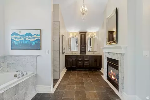 Bath - 3165 E 3935 S, Holladay, UT 84124 photo 2 of 10