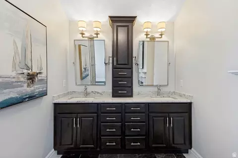 Bath - 3165 E 3935 S, Holladay, UT 84124 photo 4 of 10
