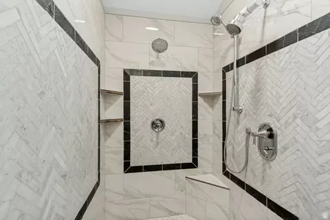 Bath - 3165 E 3935 S, Holladay, UT 84124 photo 7 of 10