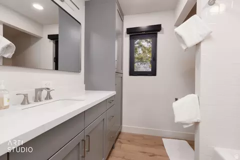 Bath - 2343 E Germania, Sandy, UT 84093 photo 5 of 5