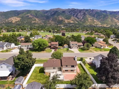 View/Area - 2291 N 2050 E, Layton, UT 84040 photo 2 of 5