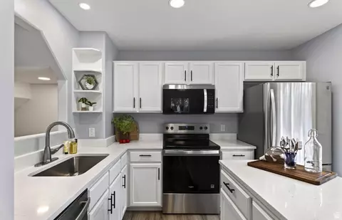 Kitchen - 436 E Braidhill Dr #251, Draper, UT 84020 photo 1 of 3