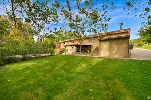 Exterior - 3046 S 400 W, Bountiful, UT 84010 photo 4 of 6
