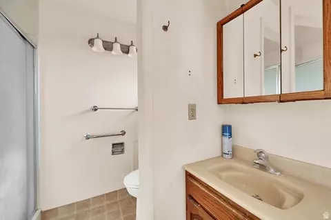 Bath - 3046 S 400 W, Bountiful, UT 84010 photo 1 of 3