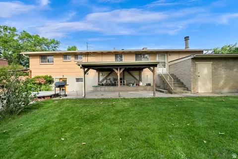 Exterior - 3046 S 400 W, Bountiful, UT 84010 photo 5 of 6