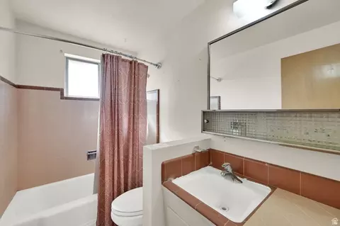 Bath - 3046 S 400 W, Bountiful, UT 84010 photo 2 of 3