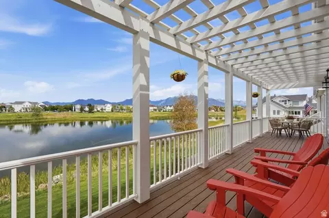 10989 S Lake Island Dr W, South Jordan, UT 84009