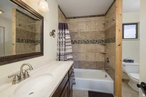 Bath - 1687 Highland Dr N, Moab, UT 84532 photo 3 of 3
