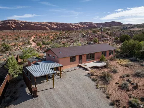 Exterior - 1687 Highland Dr N, Moab, UT 84532 photo 15 of 15