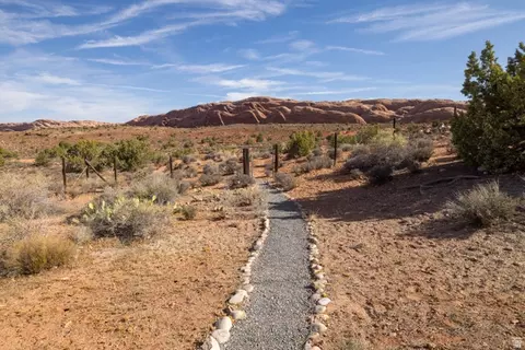 Exterior - 1687 Highland Dr N, Moab, UT 84532 photo 10 of 15